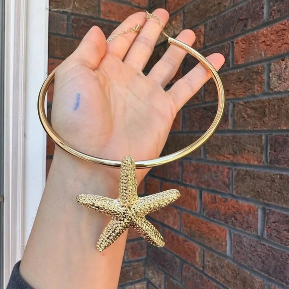 Zara Starfish Gold Bangle Necklace - Picture 7 of 8